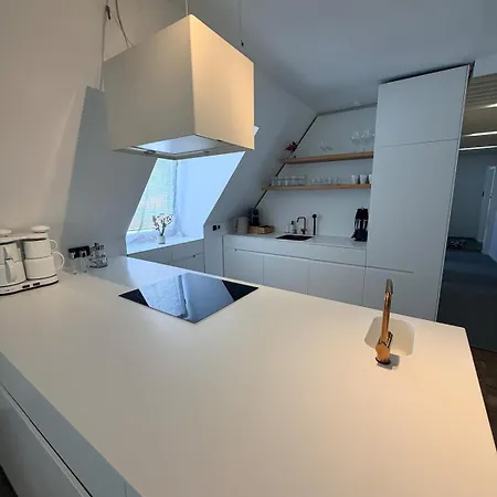 Grosse In Zentrumsnaehe 4 Schlafz Whg Mit Voll Ausgestatteter Kueche & Stellplatz * Augsburg