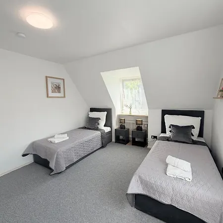 Apartman Grosse In Zentrumsnaehe 4 Schlafz Whg Mit Voll Ausgestatteter Kueche & Stellplatz