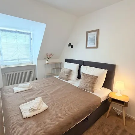 Grosse In Zentrumsnaehe 4 Schlafz Whg Mit Voll Ausgestatteter Kueche & Stellplatz Apartman *