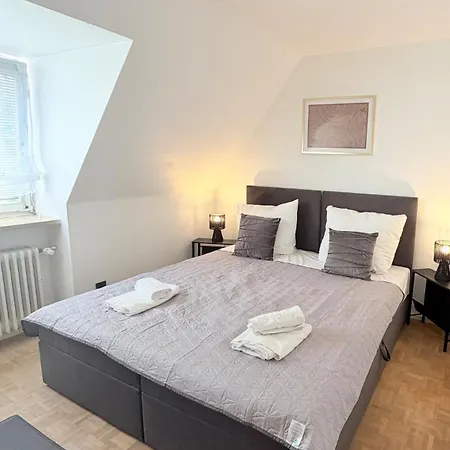 Grosse In Zentrumsnaehe 4 Schlafz Whg Mit Voll Ausgestatteter Kueche & Stellplatz * Augsburg