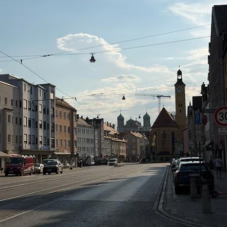 Grosse In Zentrumsnaehe 4 Schlafz Whg Mit Voll Ausgestatteter Kueche & Stellplatz Apartman *